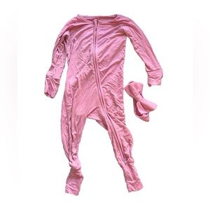 Pink Baby convertible zip-up bamboo sleeper and matching bow 🎀